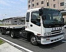 けん引教習車